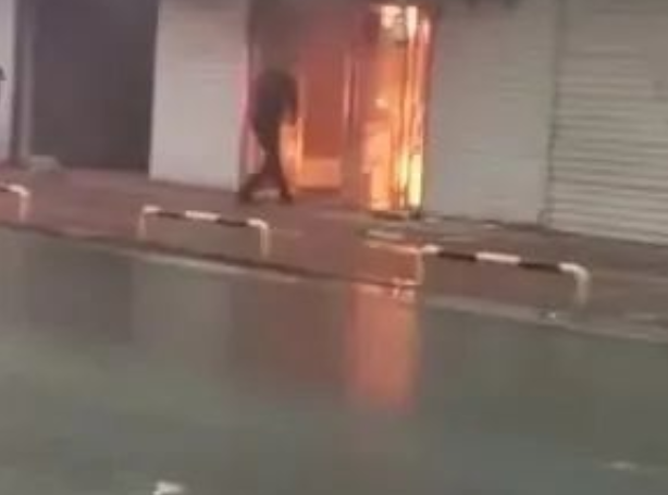 因未关液化气阀门，萍乡市上栗一奶茶店起火！